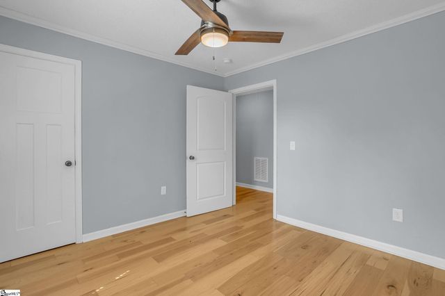 15 Piedmont Avenue, Greenville, SC 29611