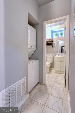 246 N HILTON ST, Baltimore, MD 21229