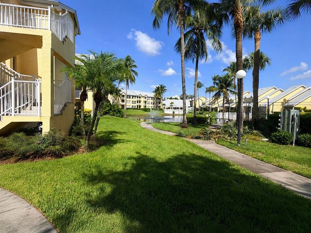 6323 La Costa Drive B, Boca Raton, FL 33433