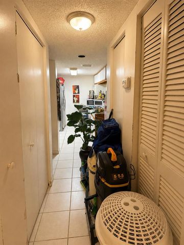 6323 La Costa Drive B, Boca Raton, FL 33433