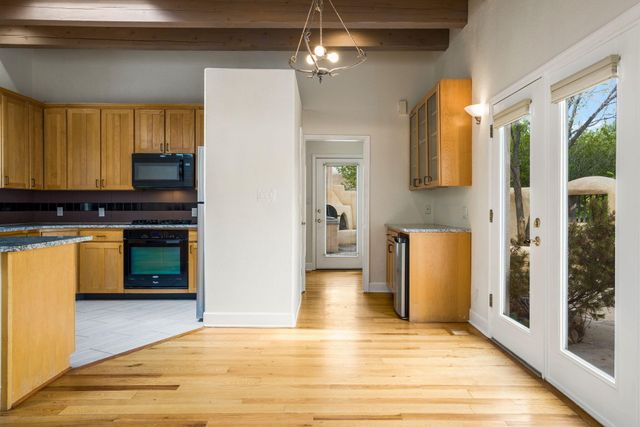 2410 Vicic Road NW, Albuquerque, NM 87104