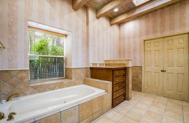 2410 Vicic Road NW, Albuquerque, NM 87104