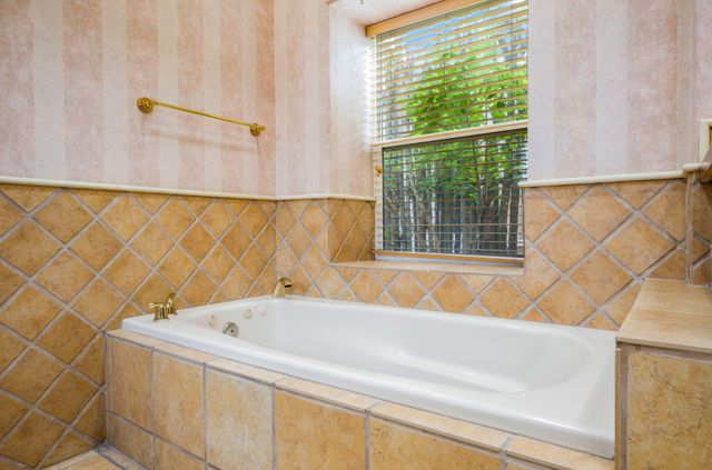 2410 Vicic Road NW, Albuquerque, NM 87104
