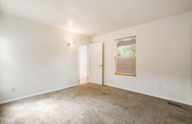 2410 Vicic Road NW, Albuquerque, NM 87104