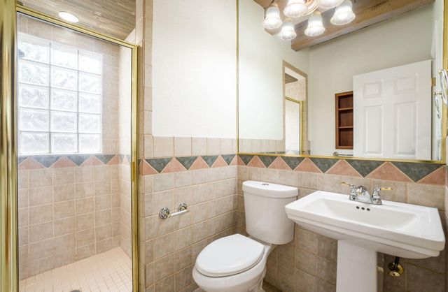 2410 Vicic Road NW, Albuquerque, NM 87104