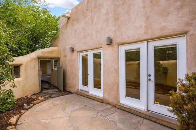 2410 Vicic Road NW, Albuquerque, NM 87104