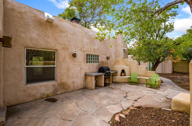 2410 Vicic Road NW, Albuquerque, NM 87104