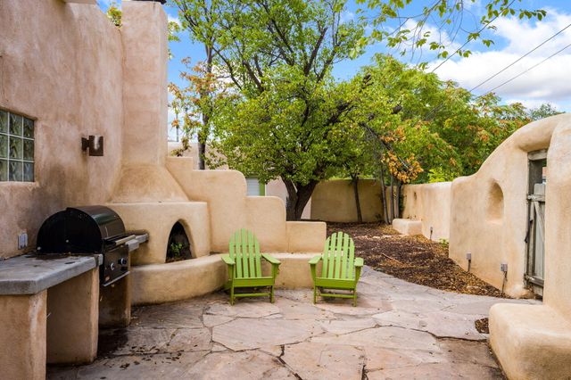 2410 Vicic Road NW, Albuquerque, NM 87104
