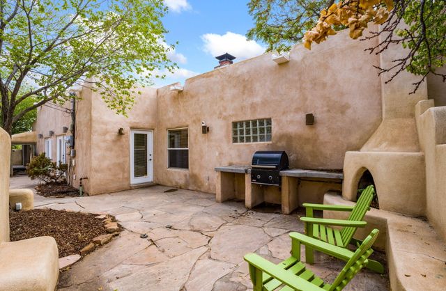 2410 Vicic Road NW, Albuquerque, NM 87104