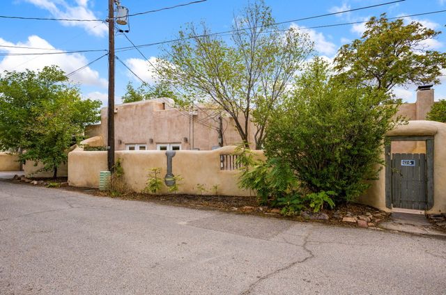 2410 Vicic Road NW, Albuquerque, NM 87104