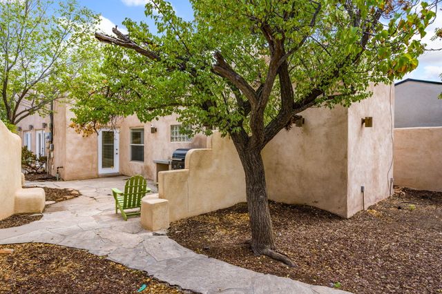 2410 Vicic Road NW, Albuquerque, NM 87104