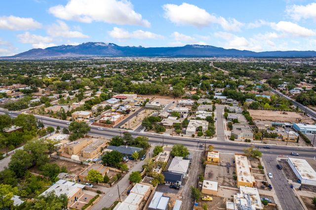 2410 Vicic Road NW, Albuquerque, NM 87104