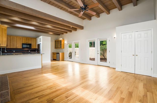 2410 Vicic Road NW, Albuquerque, NM 87104