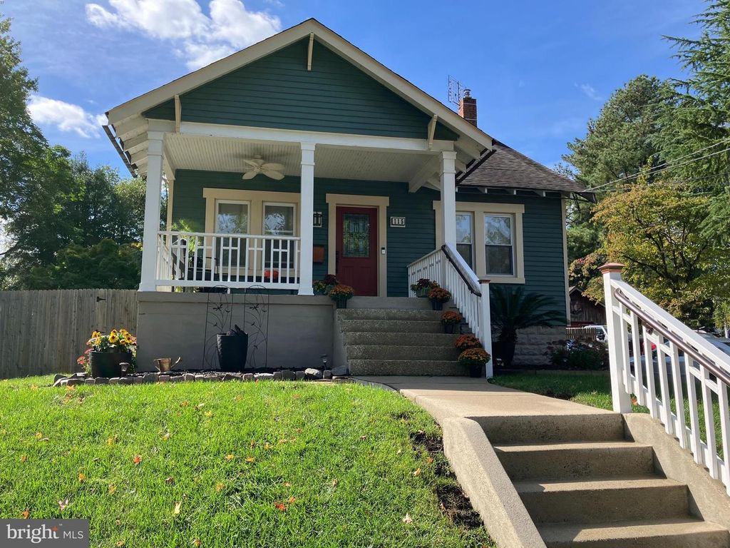 115 WOODLAND AVE, Barrington, NJ 08007