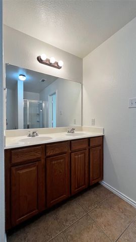 1724 Quails Nest Drive, Fort Worth, TX 76177