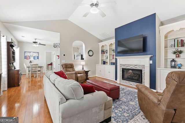 38 The Crescent, Newnan, GA 30263