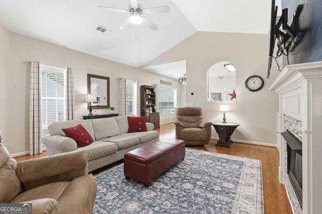 38 The Crescent, Newnan, GA 30263