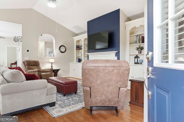 38 The Crescent, Newnan, GA 30263