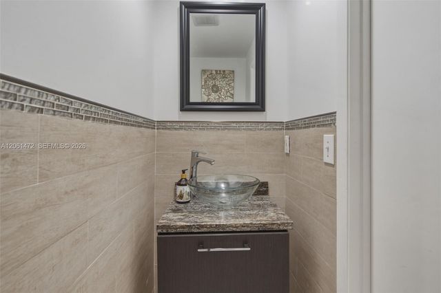 10805 NW 3rd Ct, Pembroke Pines, FL 33026