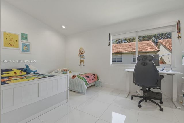 10805 NW 3rd Ct, Pembroke Pines, FL 33026
