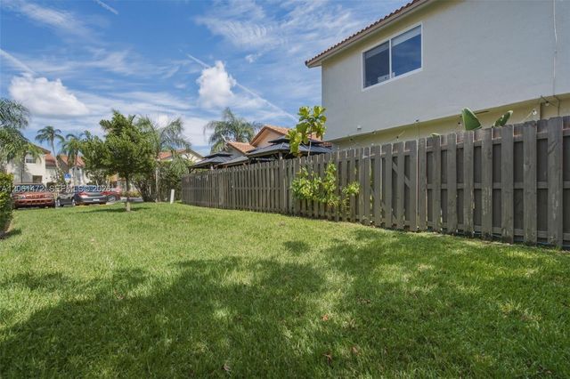 10805 NW 3rd Ct, Pembroke Pines, FL 33026