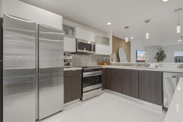10805 NW 3rd Ct, Pembroke Pines, FL 33026