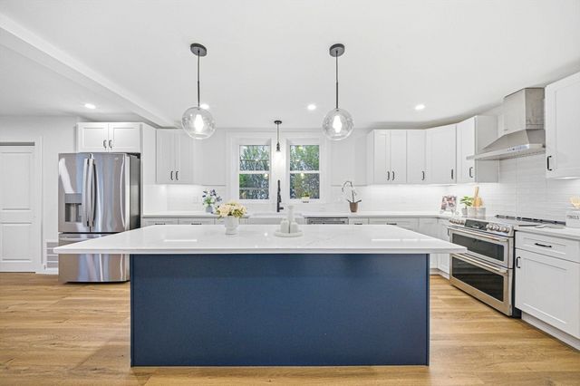 52 Rangeley Rd 52, Newton, MA 02465
