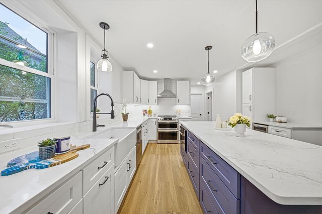 52 Rangeley Rd 52, Newton, MA 02465