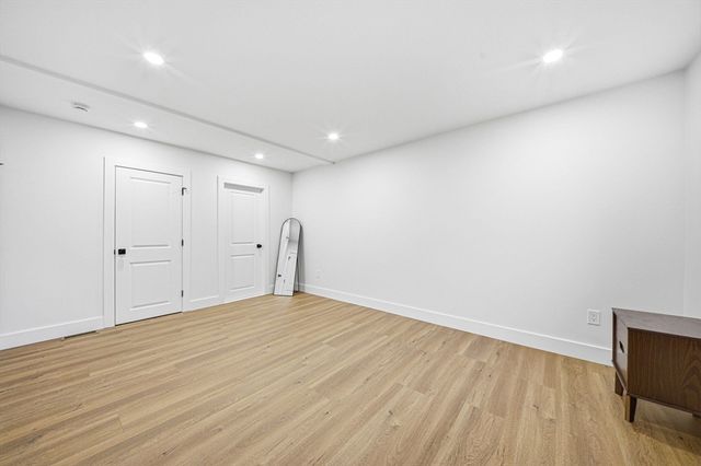 52 Rangeley Rd 52, Newton, MA 02465