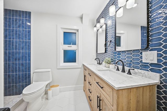 52 Rangeley Rd 52, Newton, MA 02465