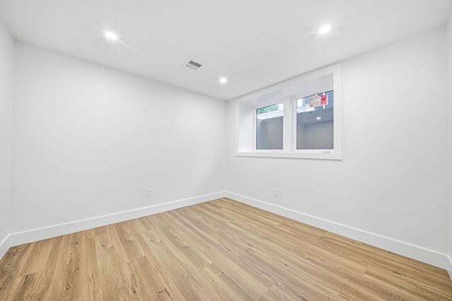 52 Rangeley Rd 52, Newton, MA 02465