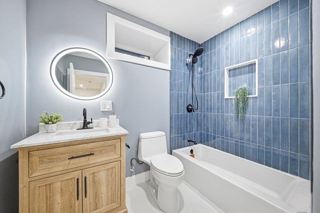52 Rangeley Rd 52, Newton, MA 02465