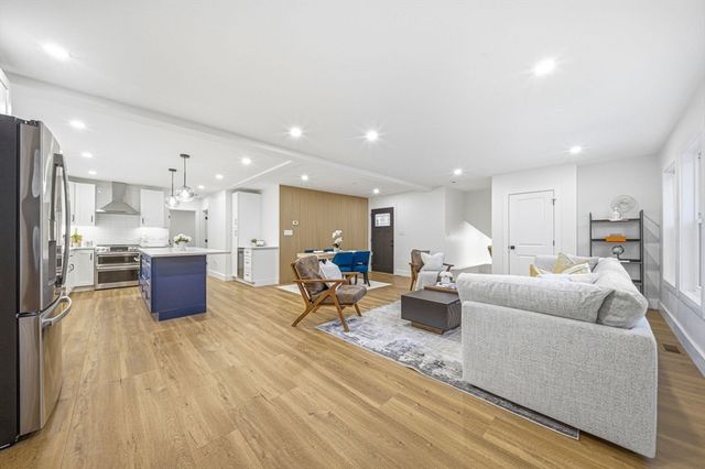 52 Rangeley Rd 52, Newton, MA 02465
