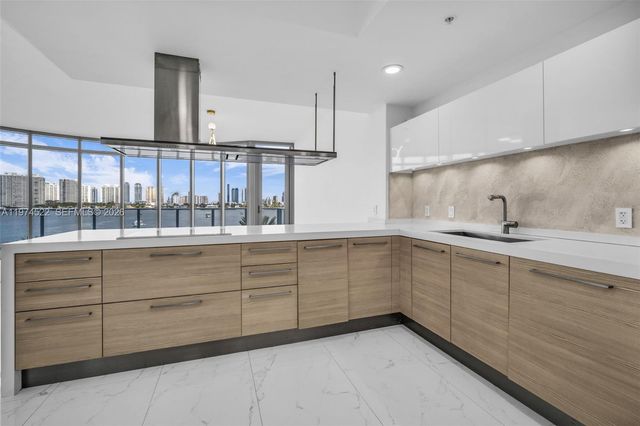 17111 Biscayne Blvd 411, North Miami Beach, FL 33160