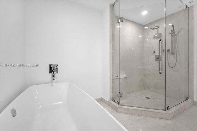 17111 Biscayne Blvd 411, North Miami Beach, FL 33160