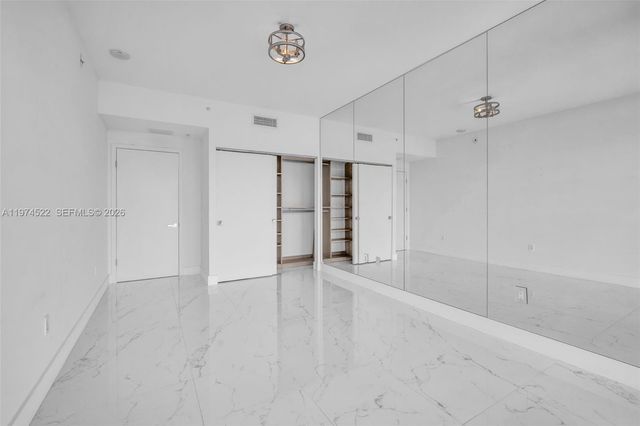 17111 Biscayne Blvd 411, North Miami Beach, FL 33160