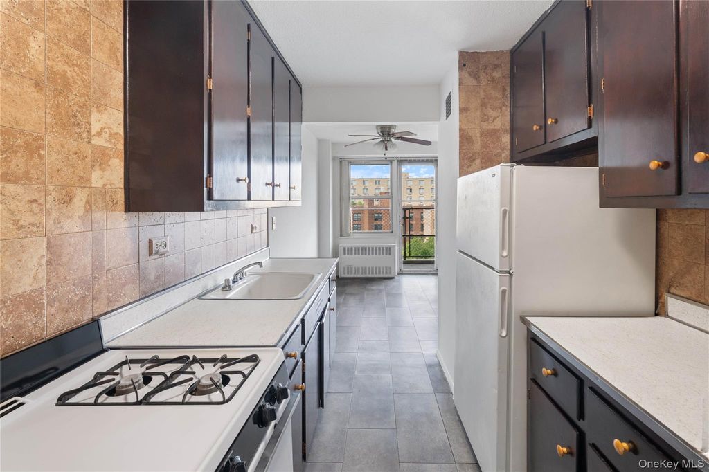 2550 Olinville Avenue 7E, Bronx, NY 10467 — photo 3