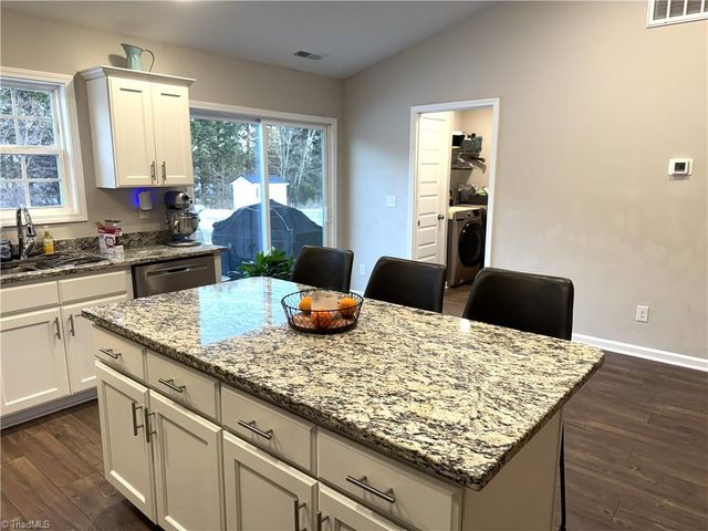 5880 Oak Knoll Drive, Archdale, NC 27370