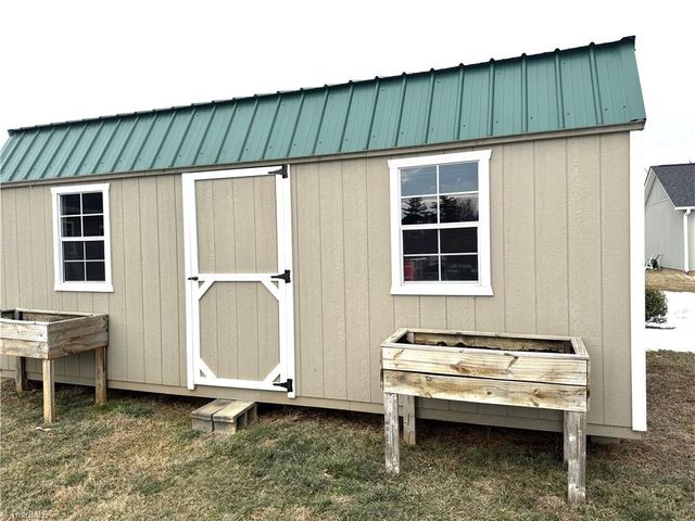 5880 Oak Knoll Drive, Archdale, NC 27370