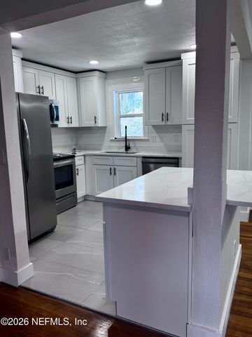 6923 GAILLARDIA Road, Jacksonville, FL 32211