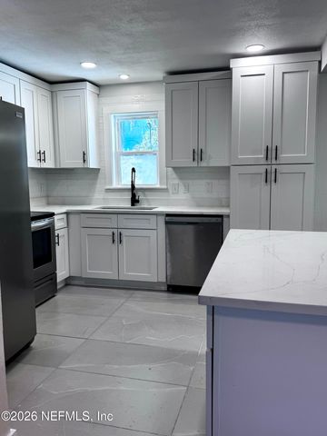 6923 GAILLARDIA Road, Jacksonville, FL 32211