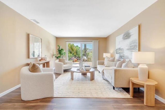 2077 Mountain View Drive, Escondido, CA 92027