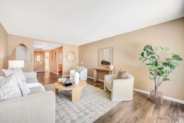 2077 Mountain View Drive, Escondido, CA 92027