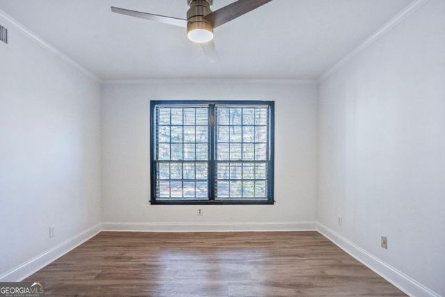 8 Cantey Place NW, Atlanta, GA 30327