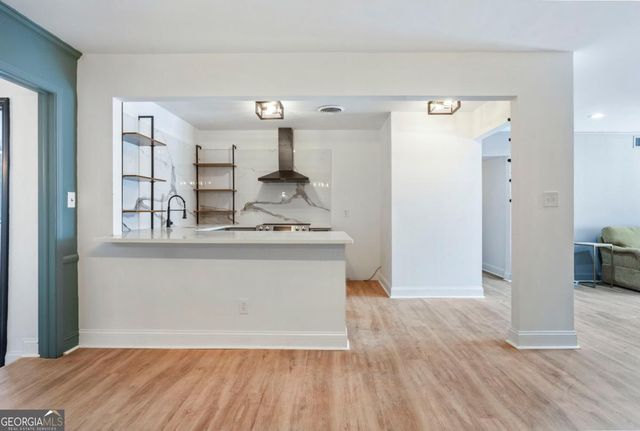 8 Cantey Place NW, Atlanta, GA 30327