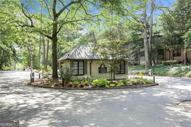 8 Cantey Place NW, Atlanta, GA 30327
