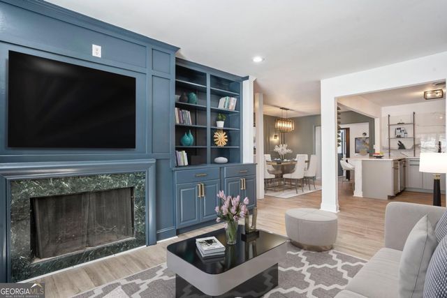8 Cantey Place NW, Atlanta, GA 30327