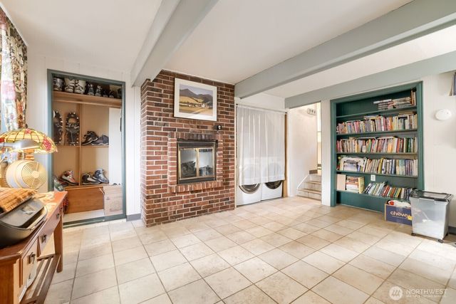 10728 29th Place SW, Seattle, WA 98146