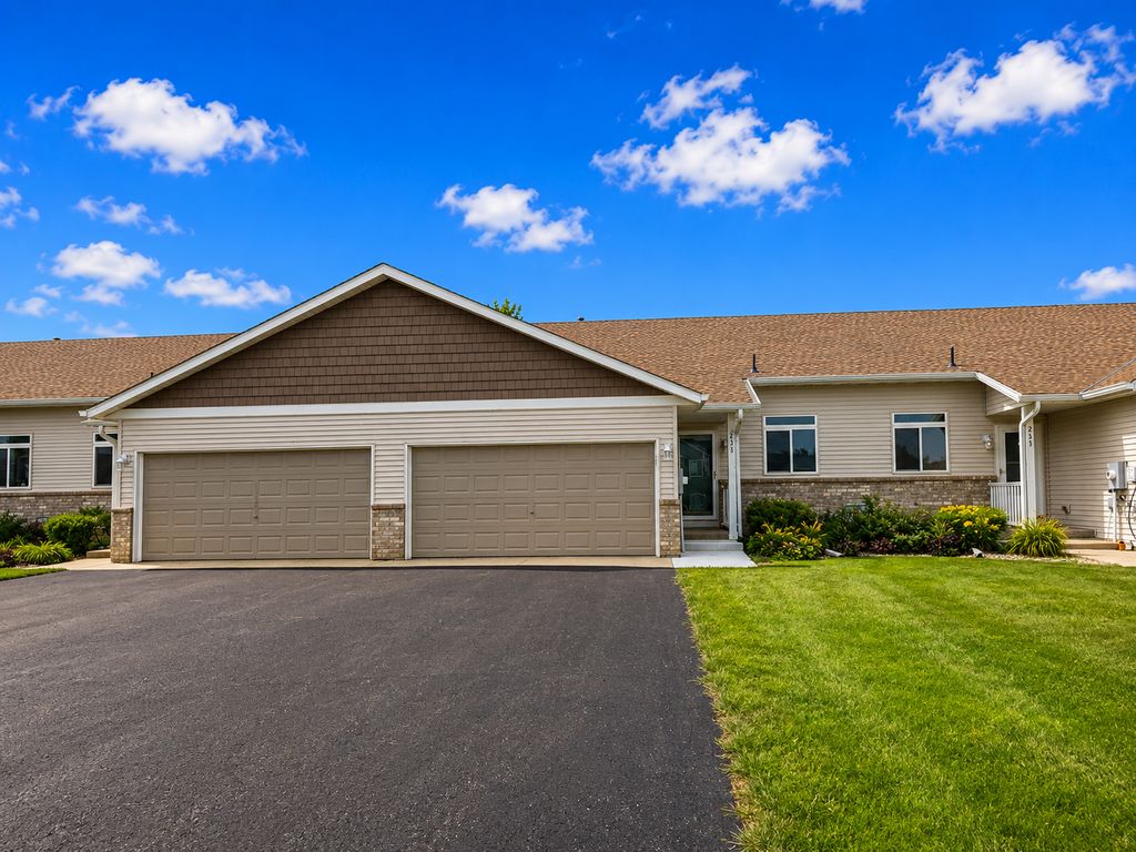 233 Pine Street, Cannon Falls, MN 55009 — exterior