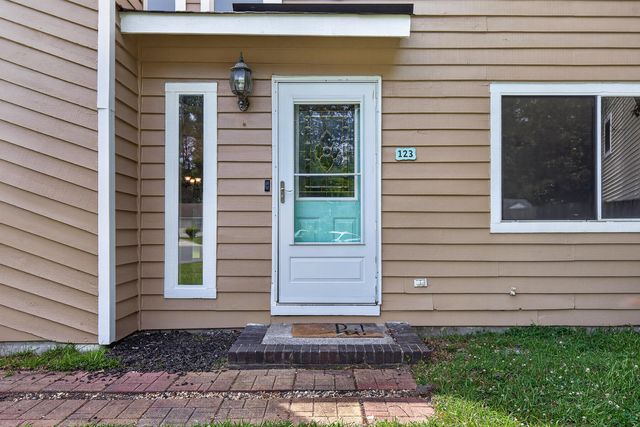 123 Crooked Creek Court, Summerville, SC 29486